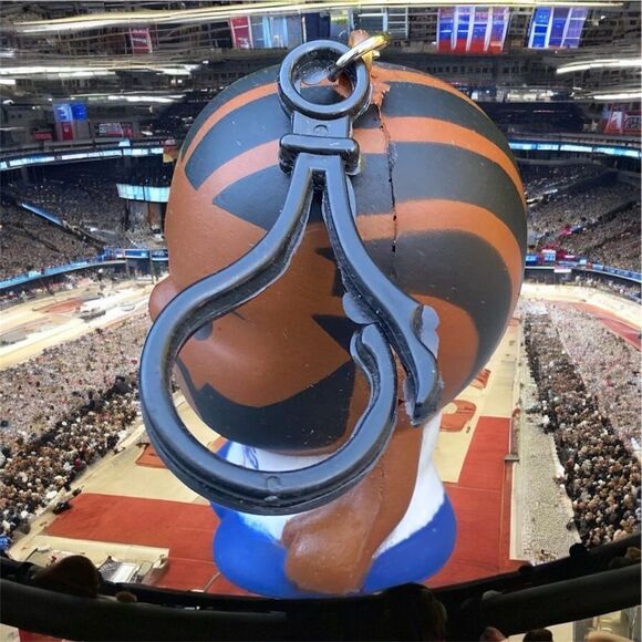 NWOT New Clippers Kawhi Leonard LA Clippers Squishy Basketball Keychain #2 - Picture 3 of 4